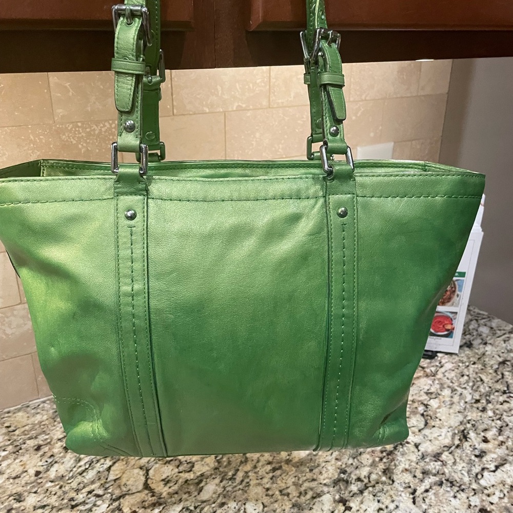 Coach Green Leather Tote Bag - Picture 2 of 9
